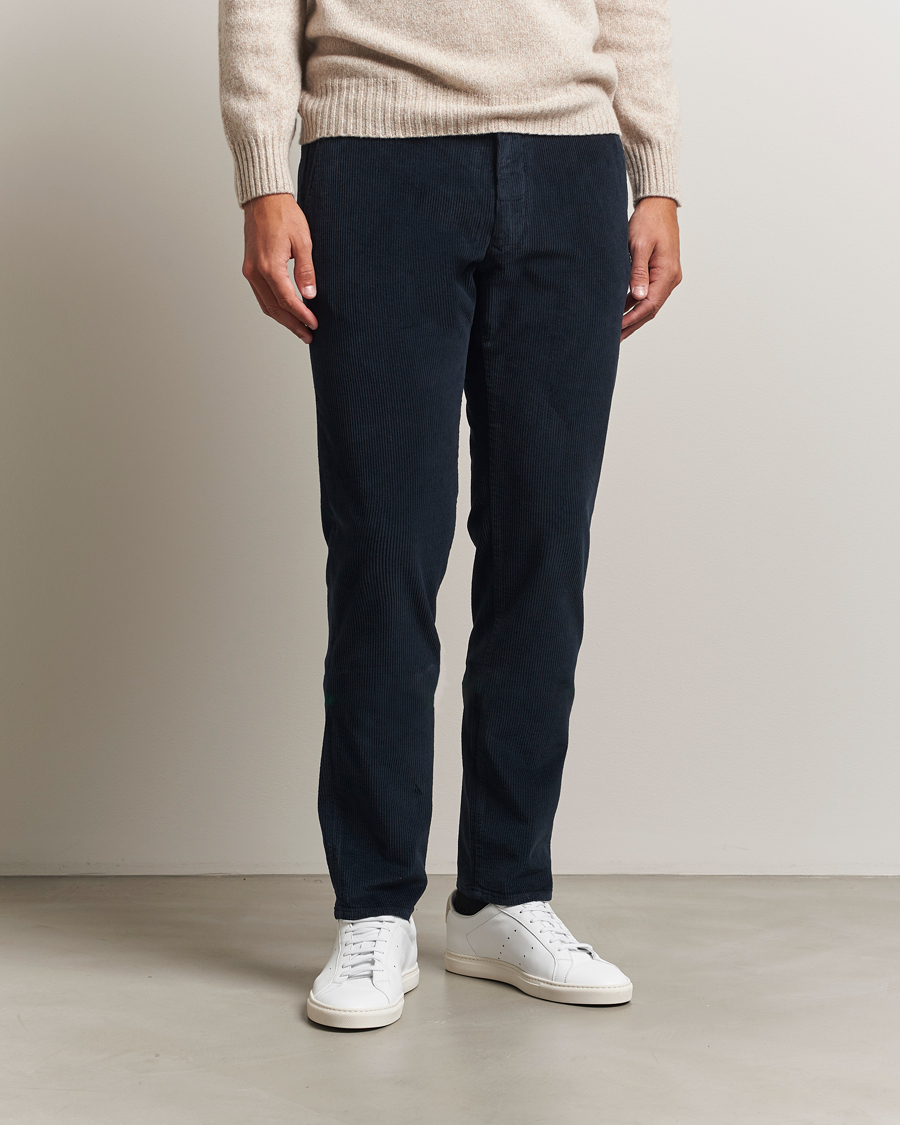 Uomini | Pantaloni | Incotex | Slim Fit Leisure Cord Slacks Navy