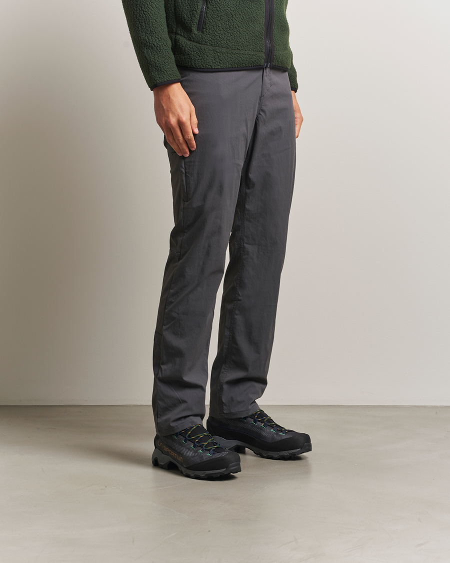 Uomini | Stivali | La Sportiva | Aequilibrium GTX Hiking Boots Carbon/Jungle