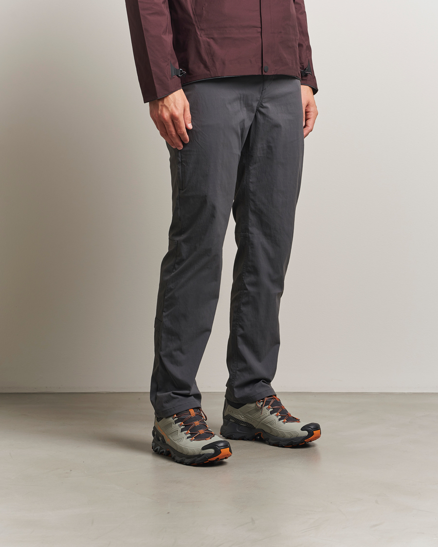 Uomini | Sneakers da trail | La Sportiva | Ultra Raptor II Leather GTX Grey/Marmalade
