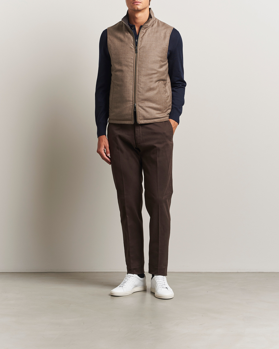 Uomini | Giacche | Oscar Jacobson | Nylon/Wool Reversible Vest Brown