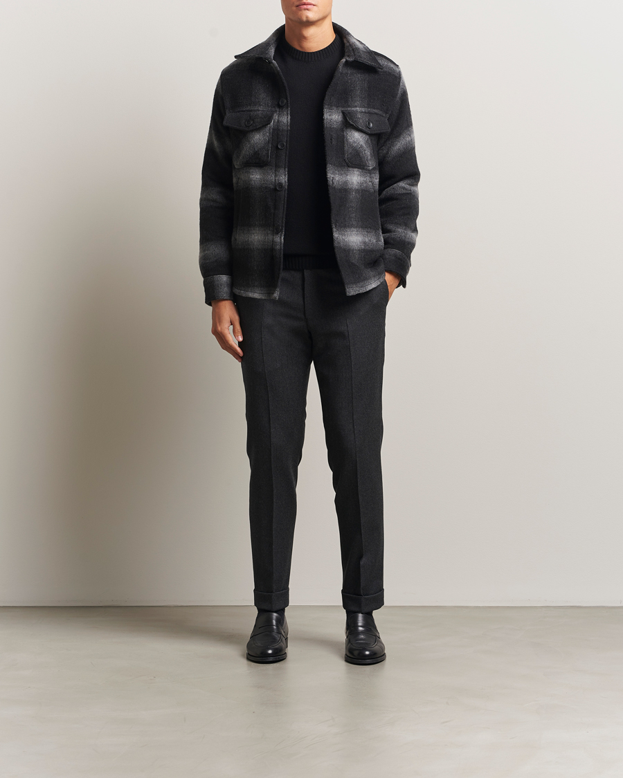 Uomini | Pantaloni | Oscar Jacobson | Dandy Turn Up Flannel Trousers Charcoal