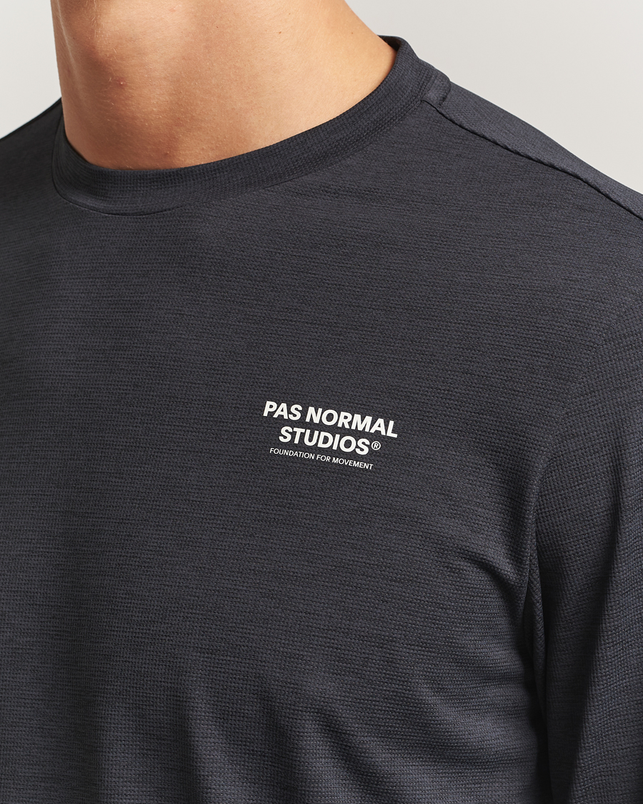 Uomini | T-shirt | Pas Normal Studios | Balance Long Sleeve T-Shirt Black