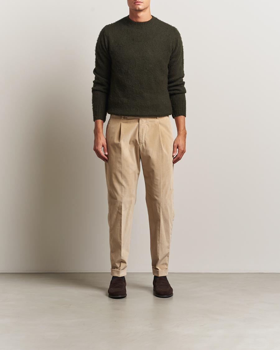 Uomini | Pantaloni | PT01 | Slim Fit Pleated Corduroy Trousers Light Beige