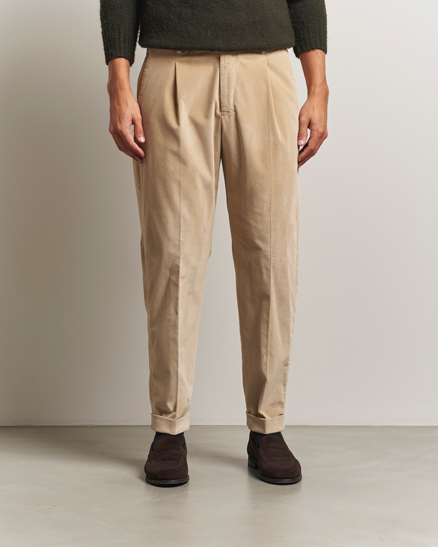Uomini | Pantaloni | PT01 | Slim Fit Pleated Corduroy Trousers Light Beige