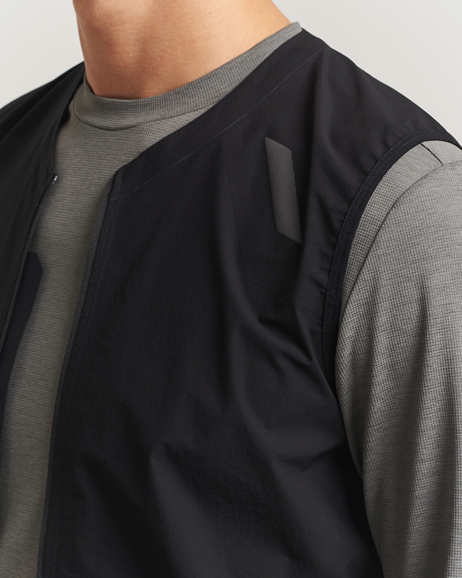 Uomini | Gilet | SOAR Running | Rainout Gilet Black