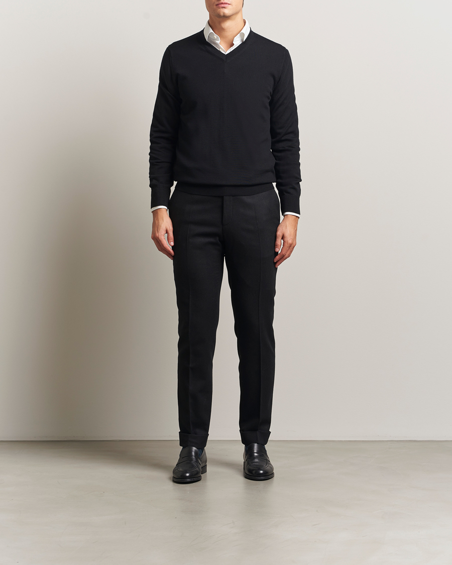 Uomini | Maglieria | Charles Tyrwhitt | Pure Merino V-Neck Jumper Black