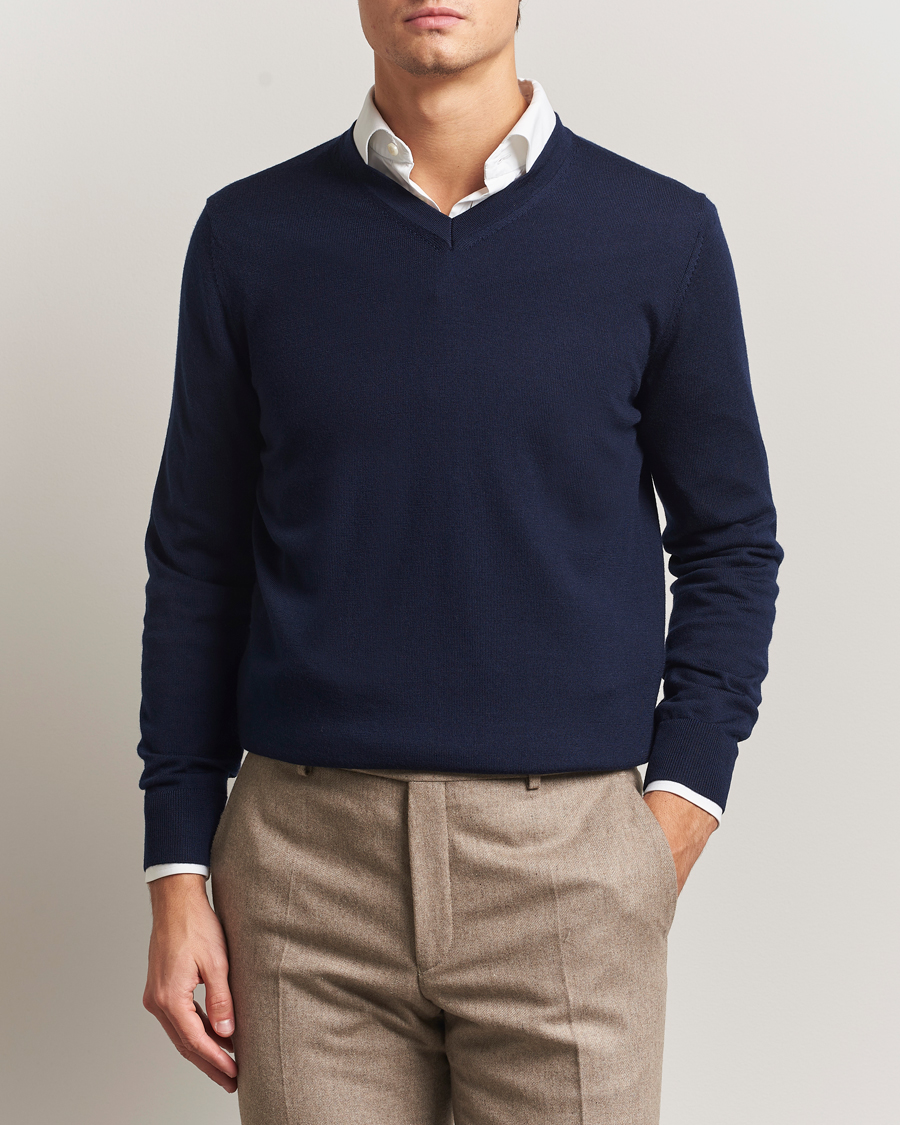 Uomini | Maglieria | Charles Tyrwhitt | Pure Merino V-Neck Jumper Navy