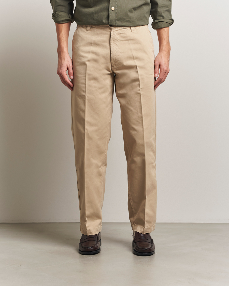 Uomini | Pantaloni | Drake's | Flat Front Peached Cotton Chino Sand