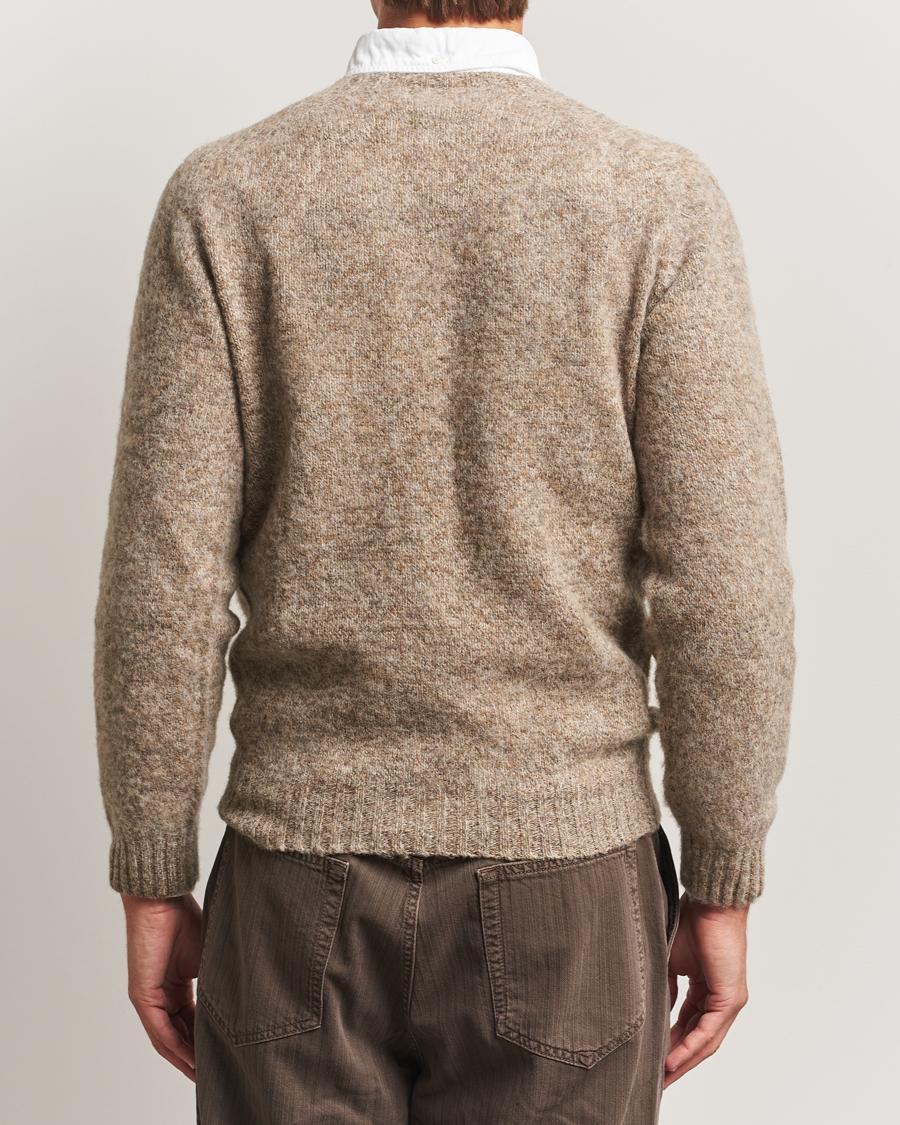Uomini | Maglieria | Drake's | Brushed Shetland Crew Mushroom