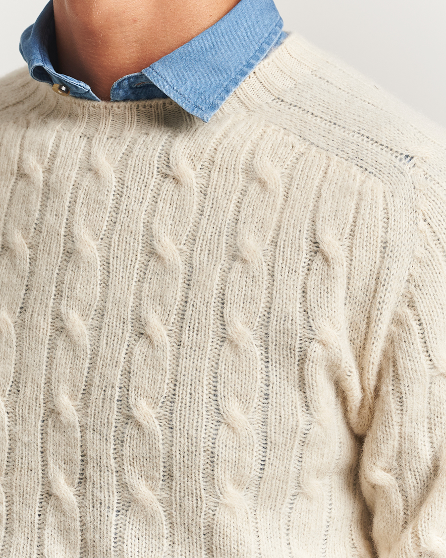 Uomini | Maglieria | Drake's | Brushed Shetland Cable Crew Ecru