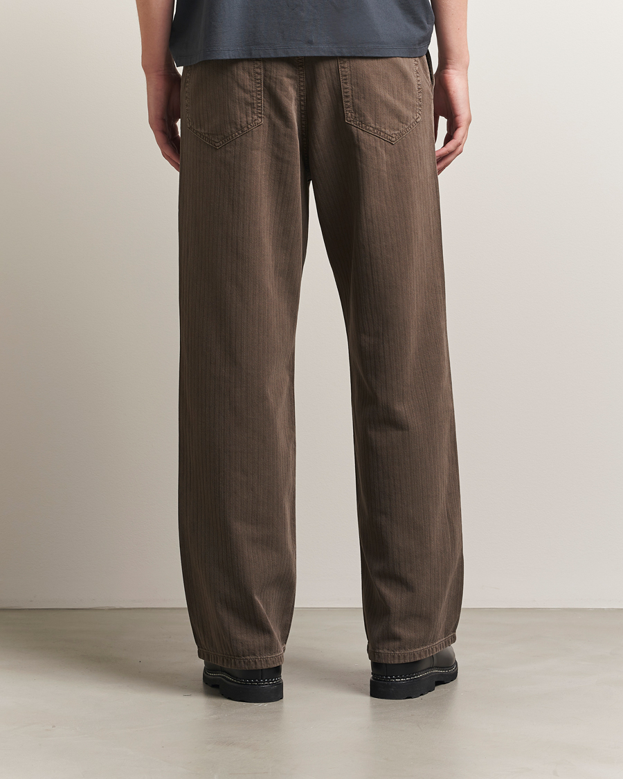 Uomini | Pantaloni | Jeanerica | Genua Herringbone Twill Chino Brown