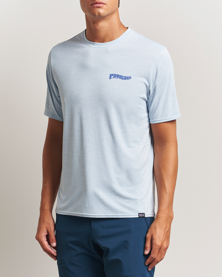 Uomini | T-shirt | Patagonia | Cap Cool Daily Graphic T-Shirt Fleck Blue
