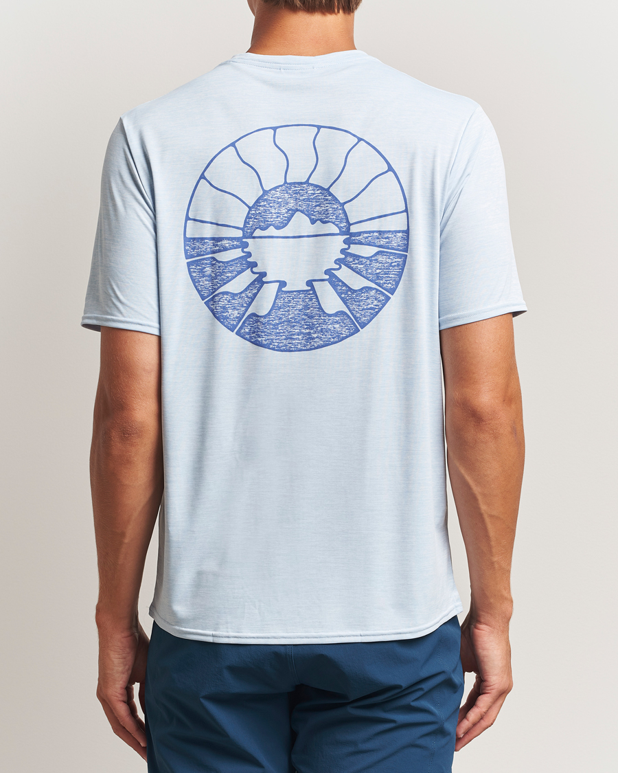 Uomini | T-shirt | Patagonia | Cap Cool Daily Graphic T-Shirt Fleck Blue