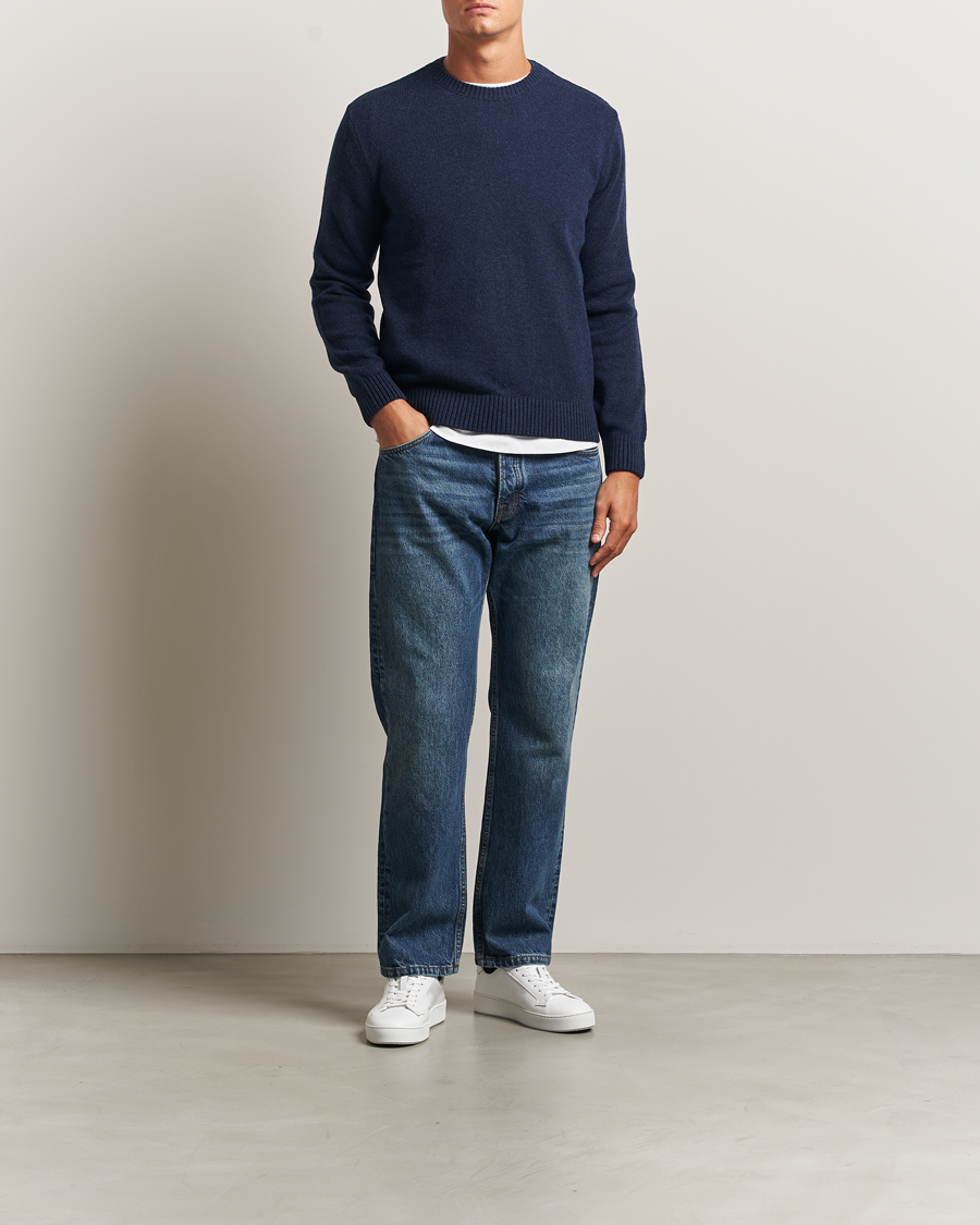Uomini | Maglieria | Colorful Standard | Classic Merino Wool Crew Neck Marine Blue