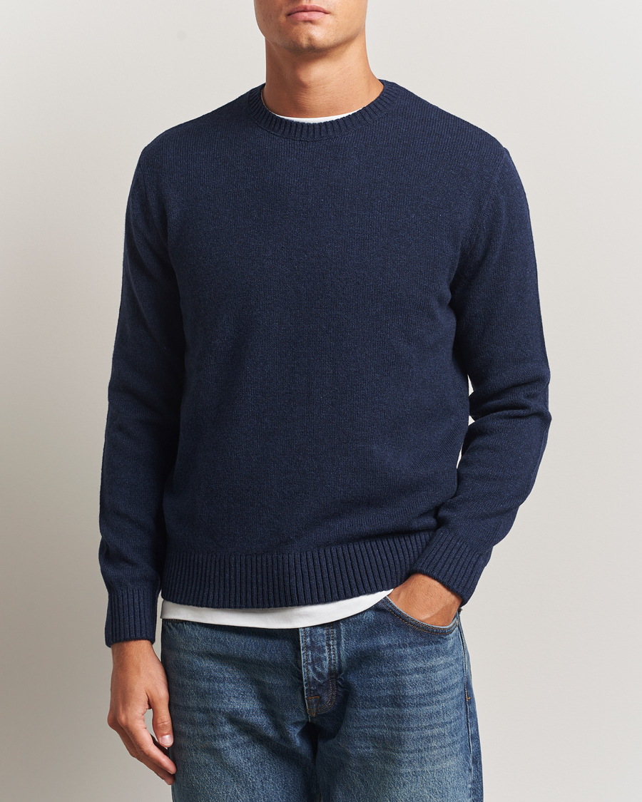 Uomini | Maglieria | Colorful Standard | Classic Merino Wool Crew Neck Marine Blue