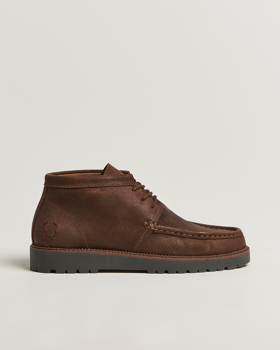 Uomini | Fred Perry Kenny Waxed Suede Chukka Boot Burnt Tobacco | Fred Perry | Kenny Waxed Suede Chukka Boot Burnt Tobacco