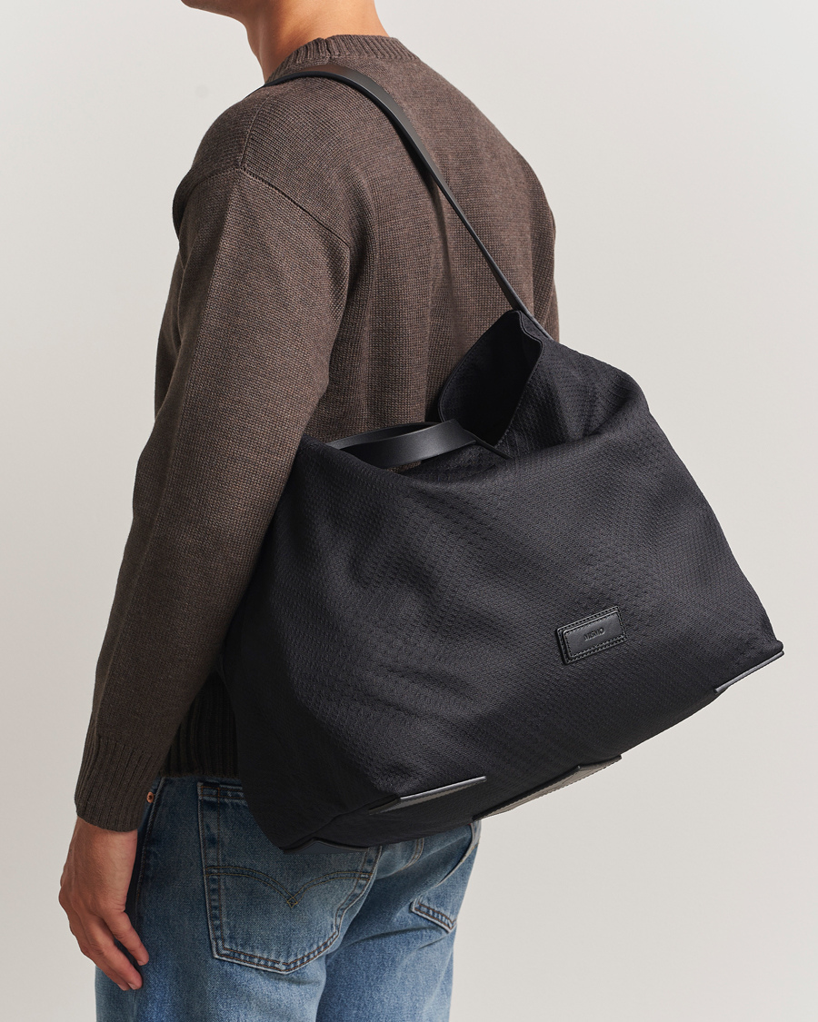 Uomini | Borse | Mismo | M/S Companion Tote Bag Haptic Black/Black