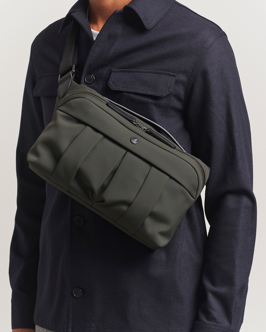 Uomini | Borse | Mismo | M/S Passage Sling Bag Shelter Green/Black
