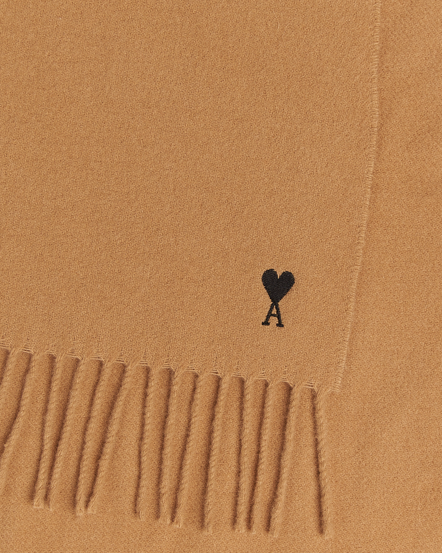 Uomini | AMI Heart Logo Scarf Camel | AMI | Heart Logo Scarf Camel