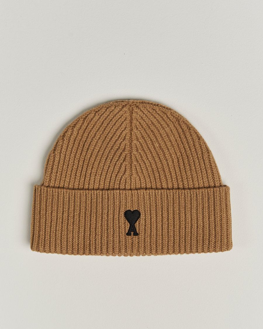 Uomini | AMI Heart Logo Beanie Camel | AMI | Heart Logo Beanie Camel
