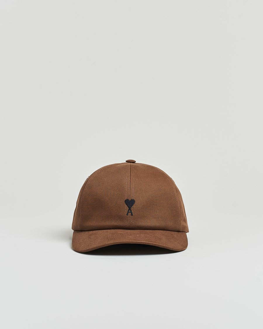 Uomini | AMI Black Heart Logo Cap Noisette | AMI | Black Heart Logo Cap Noisette