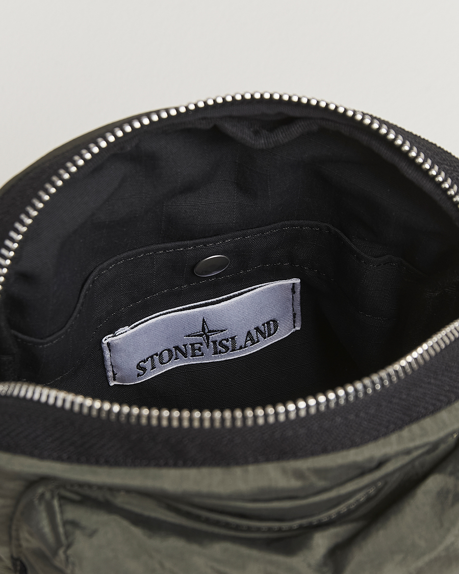 Uomini | Stone Island Nylon Metal Shoulder Pouch Musk | Stone Island | Nylon Metal Shoulder Pouch Musk