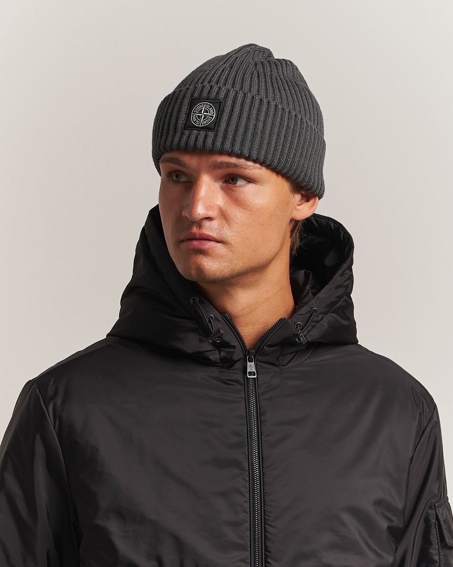 Uomini | Stone Island Full Rib Wool Beanie Lead Grey | Stone Island | Full Rib Wool Beanie Lead Grey