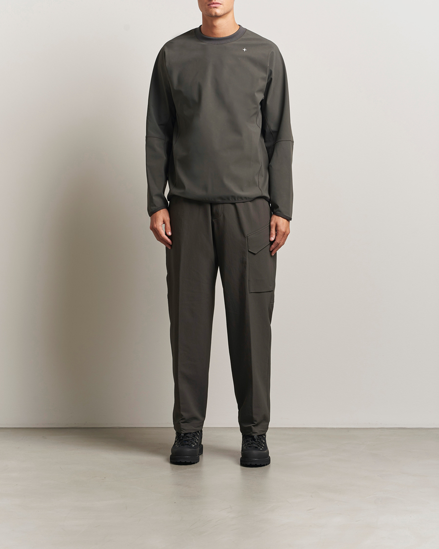 Uomini | Pantaloni | Stone Island | Stellina Nylon Stretch Cargo Joggers Lead Grey