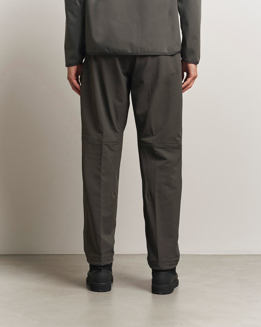 Uomini | Pantaloni | Stone Island | Stellina Nylon Stretch Cargo Joggers Lead Grey