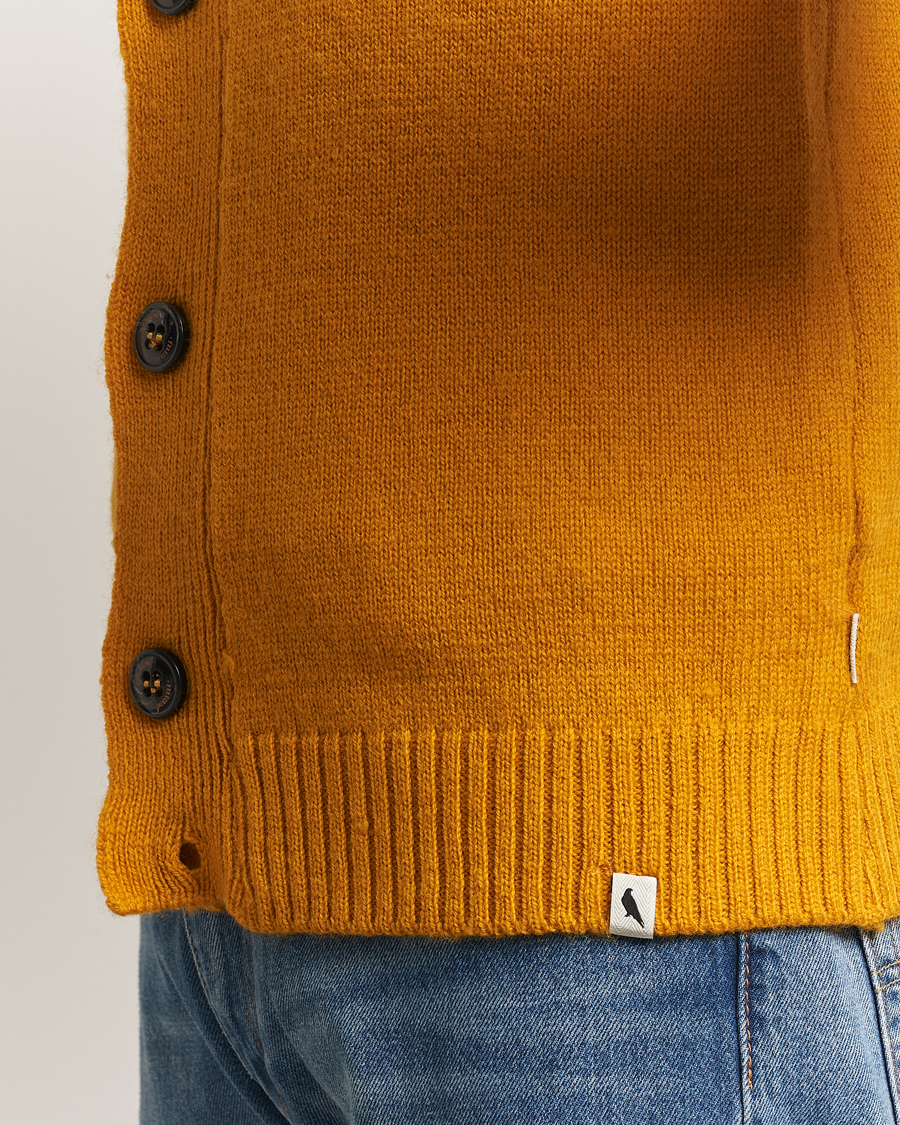 Uomini | Maglieria | Peregrine | Maker's Stitch Merino Cardigan Honey