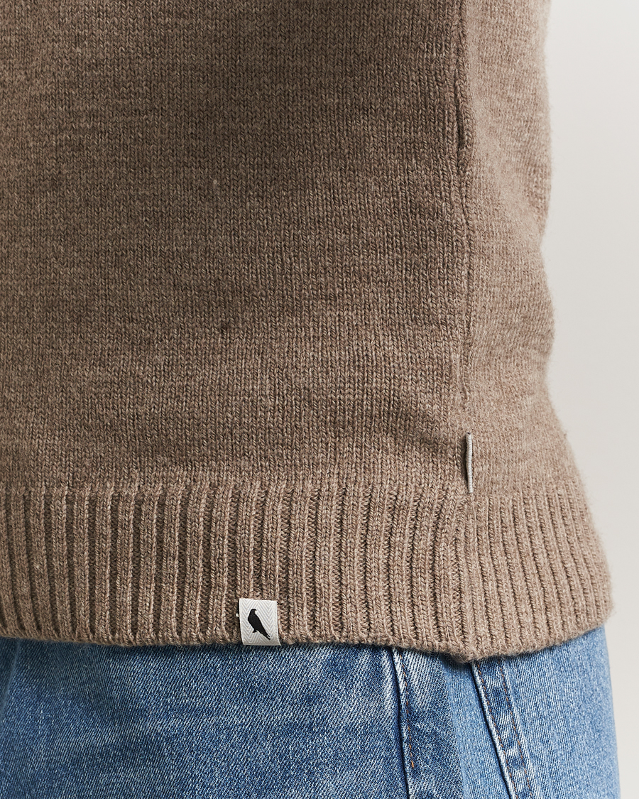 Uomini | Maglieria | Peregrine | Maker's Stitch Merino Crew Light Brown