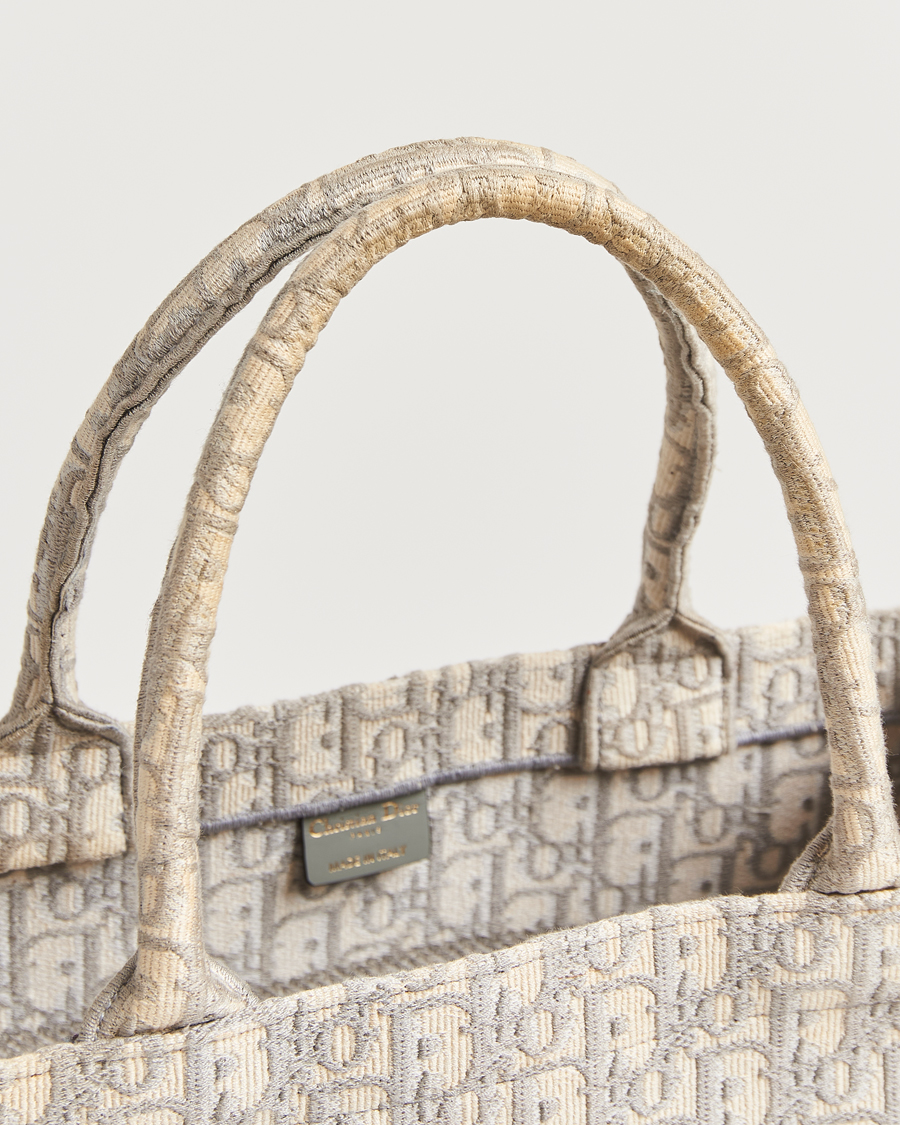 Uomini | Dior Pre-Owned Medium Dior Book Tote Light grey | Dior Pre-Owned | Medium Dior Book Tote Light grey
