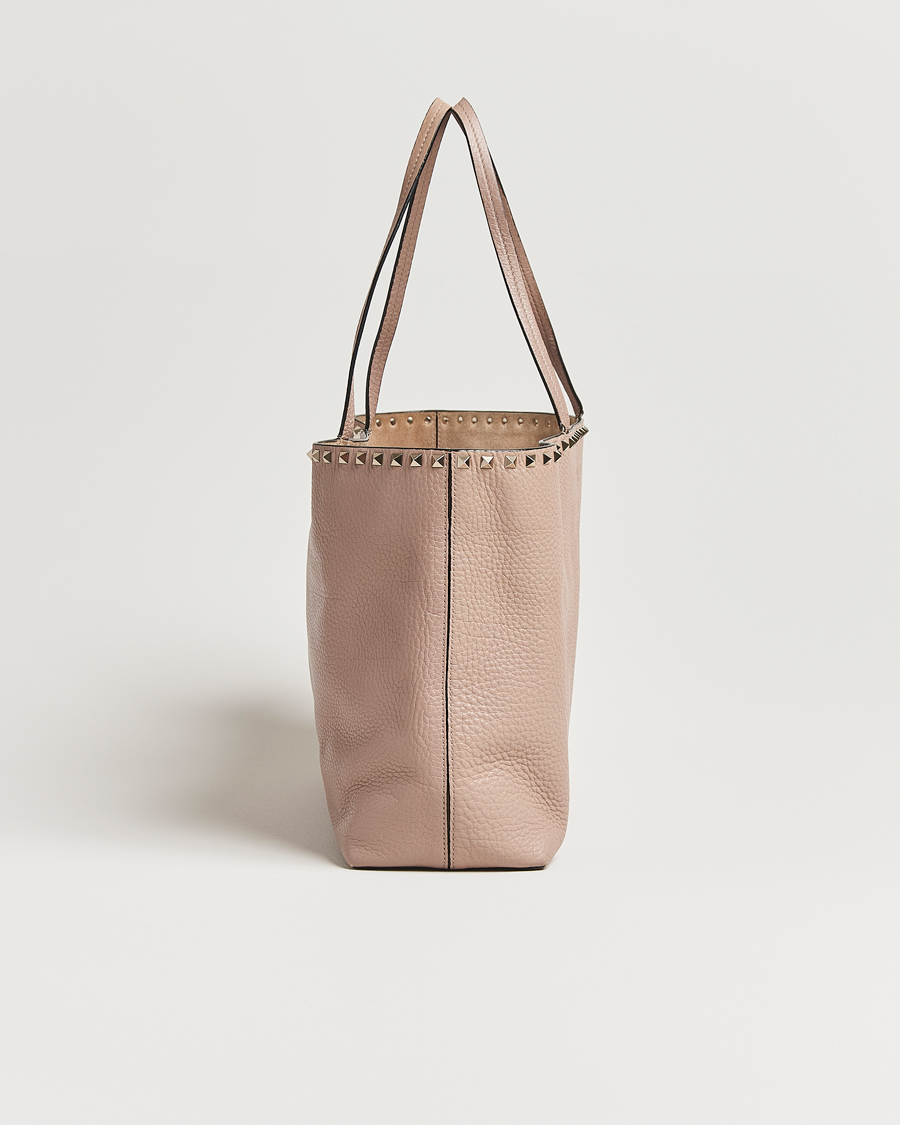 Uomini | Valentino Pre-Owned Medium Rockstud Tote Bag Poudre | Valentino Pre-Owned | Medium Rockstud Tote Bag Poudre