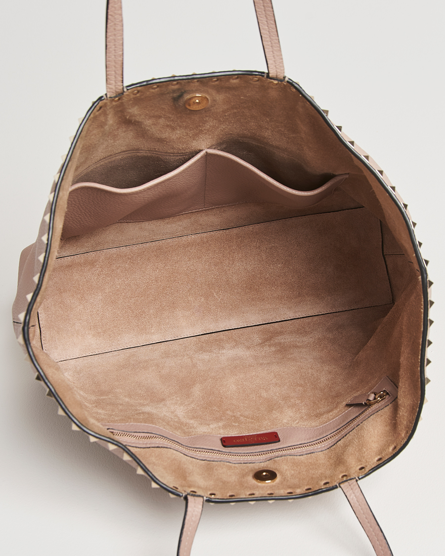 Uomini | Valentino Pre-Owned Medium Rockstud Tote Bag Poudre | Valentino Pre-Owned | Medium Rockstud Tote Bag Poudre