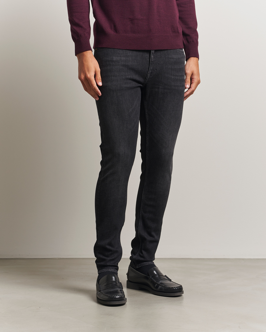 Uomini | Pantaloni | Tiger of Sweden | Evolve Jeans Washed Black