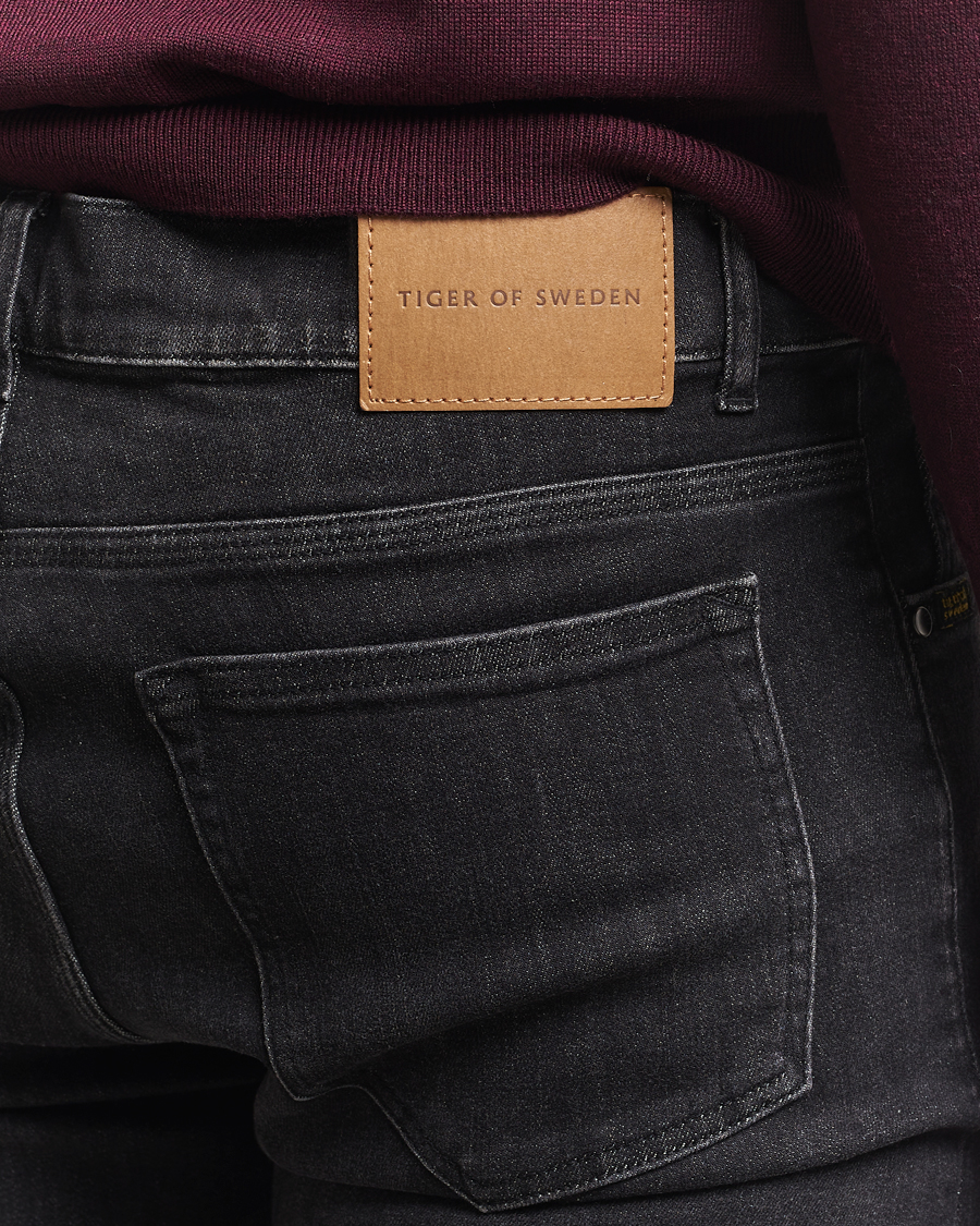 Uomini | Pantaloni | Tiger of Sweden | Evolve Jeans Washed Black