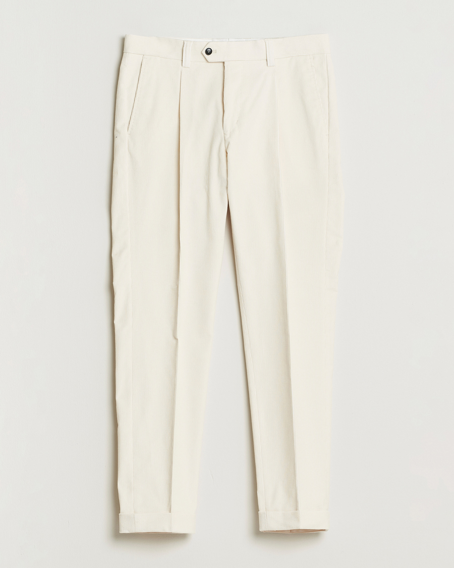 Uomini | Pantaloni | Tiger of Sweden | Tenuta Pleated Corduroy Trousers Light Ivory
