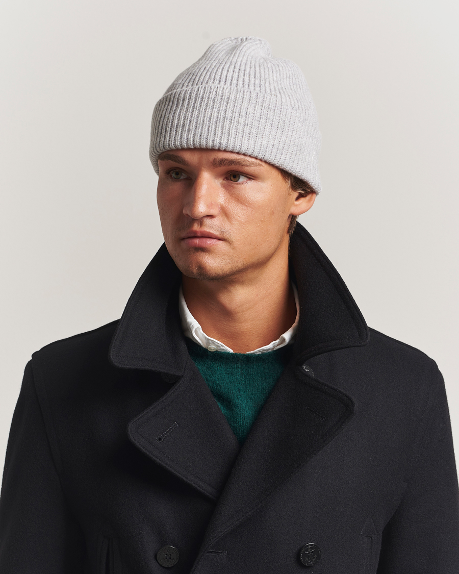 Uomini | Berretti | Robert Mackie | Clyde Lambswool Beanie Pearl Grey