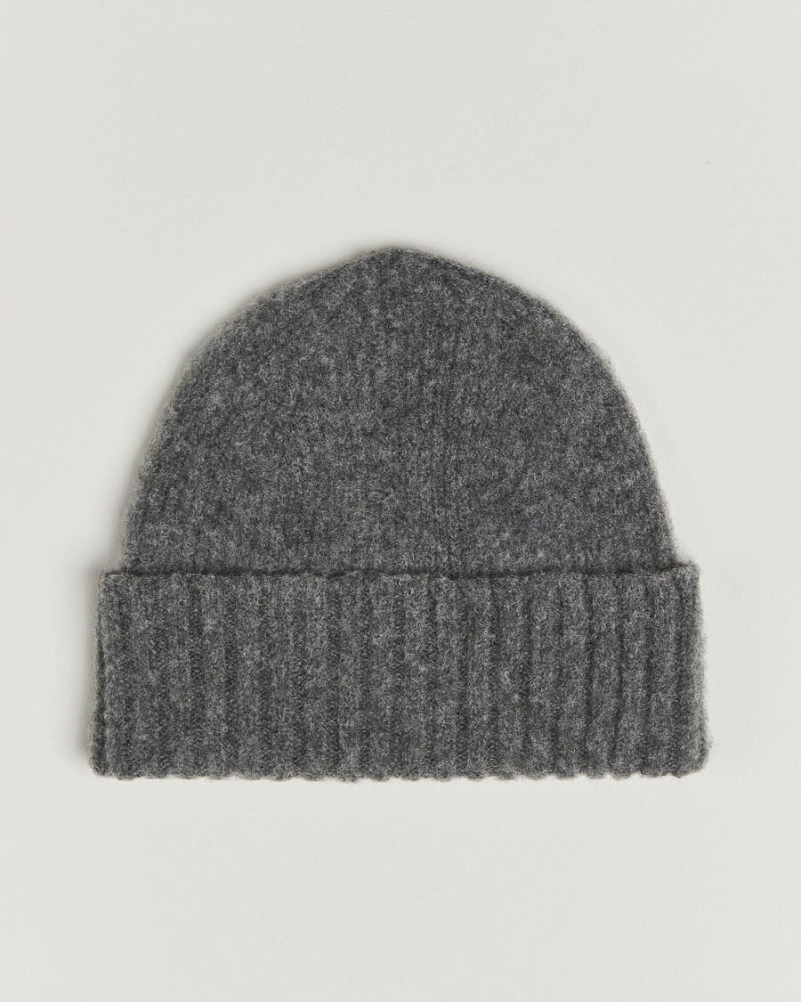 Uomini | Berretti | Robert Mackie | Rona Ribbed Shaggy Lambswool Beanie Dark Grey