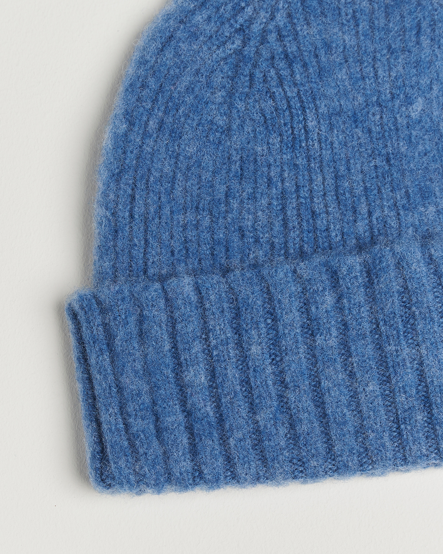 Uomini | Berretti | Robert Mackie | Rona Ribbed Shaggy Lambswool Beanie Light Blue