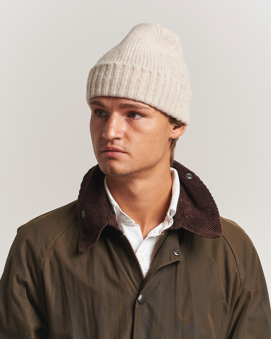 Uomini | Robert Mackie Rona Ribbed Shaggy Lambswool Beanie White | Robert Mackie | Rona Ribbed Shaggy Lambswool Beanie White