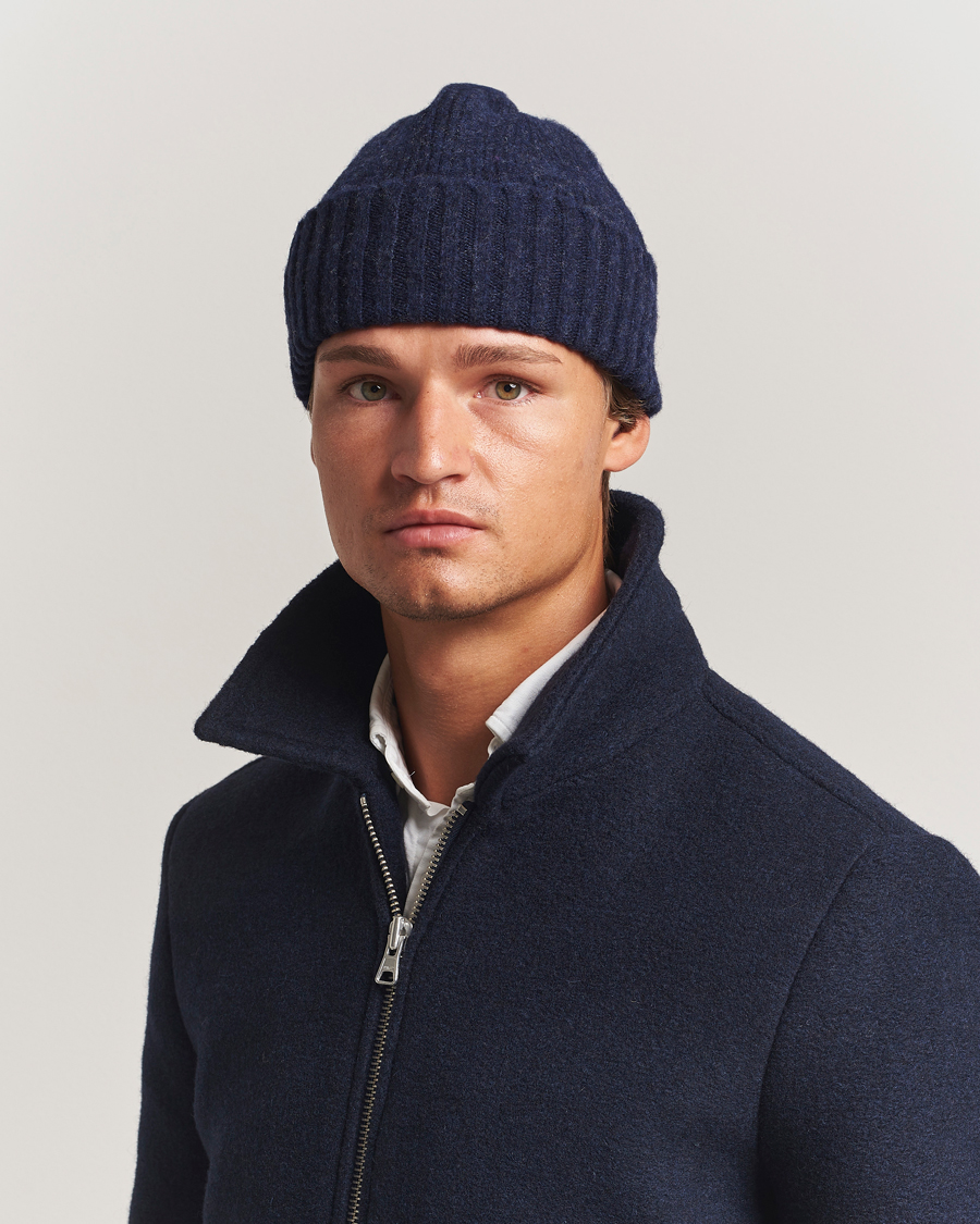 Uomini | Berretti | Robert Mackie | Rona Ribbed Shaggy Lambswool Beanie Blue