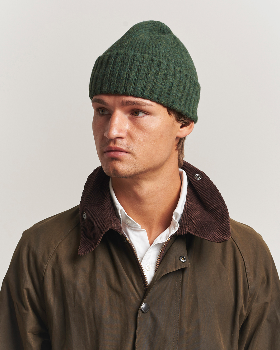 Uomini | Berretti | Robert Mackie | Rona Ribbed Shaggy Lambswool Beanie Green