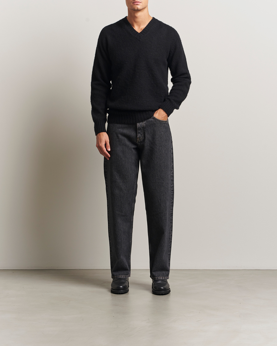 Uomini | Maglieria | Harley Of Scotland for Care of Carl | Harley Of Scotland Brushed Supersoft Lambswool V-Neck Black