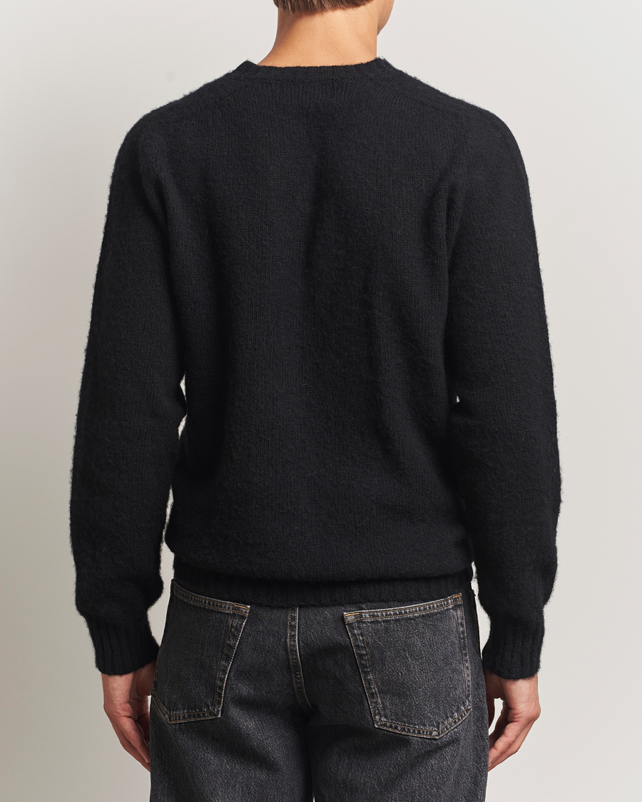 Uomini | Maglieria | Harley Of Scotland for Care of Carl | Harley Of Scotland Brushed Supersoft Lambswool V-Neck Black