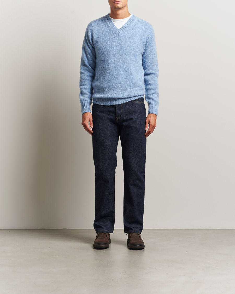 Uomini | Maglieria | Harley Of Scotland for Care of Carl | Harley Of Scotland Brushed Supersoft Lambswool V-Neck Light Blue