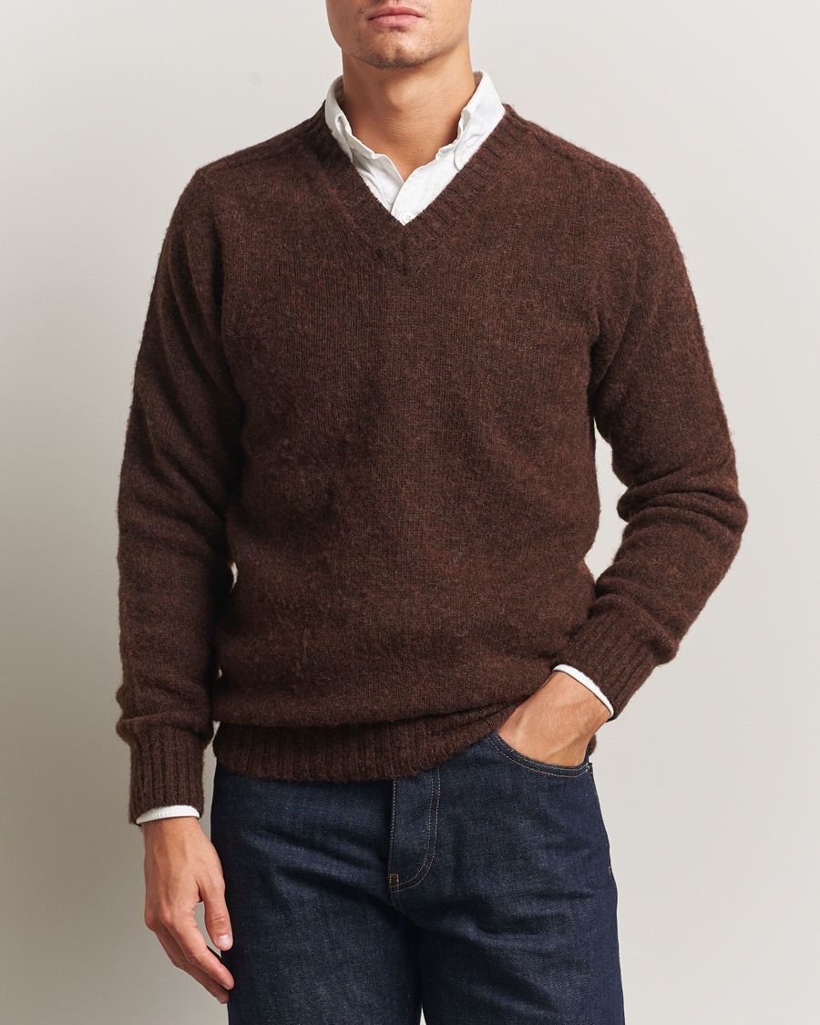 Uomini | Maglieria | Harley Of Scotland for Care of Carl | Harley Of Scotland Brushed Supersoft Lambswool V-Neck Brown