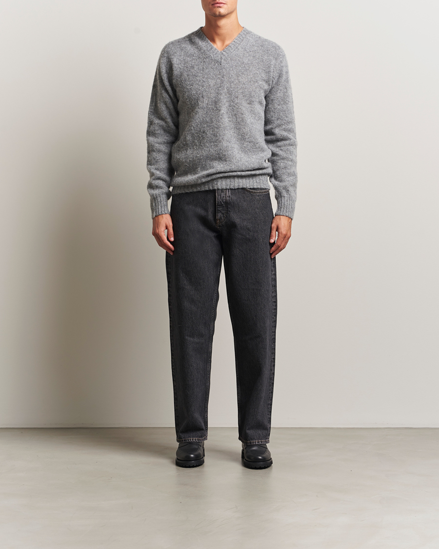 Uomini | Maglieria | Harley Of Scotland for Care of Carl | Harley Of Scotland Brushed Supersoft Lambswool V-Neck Mid Grey