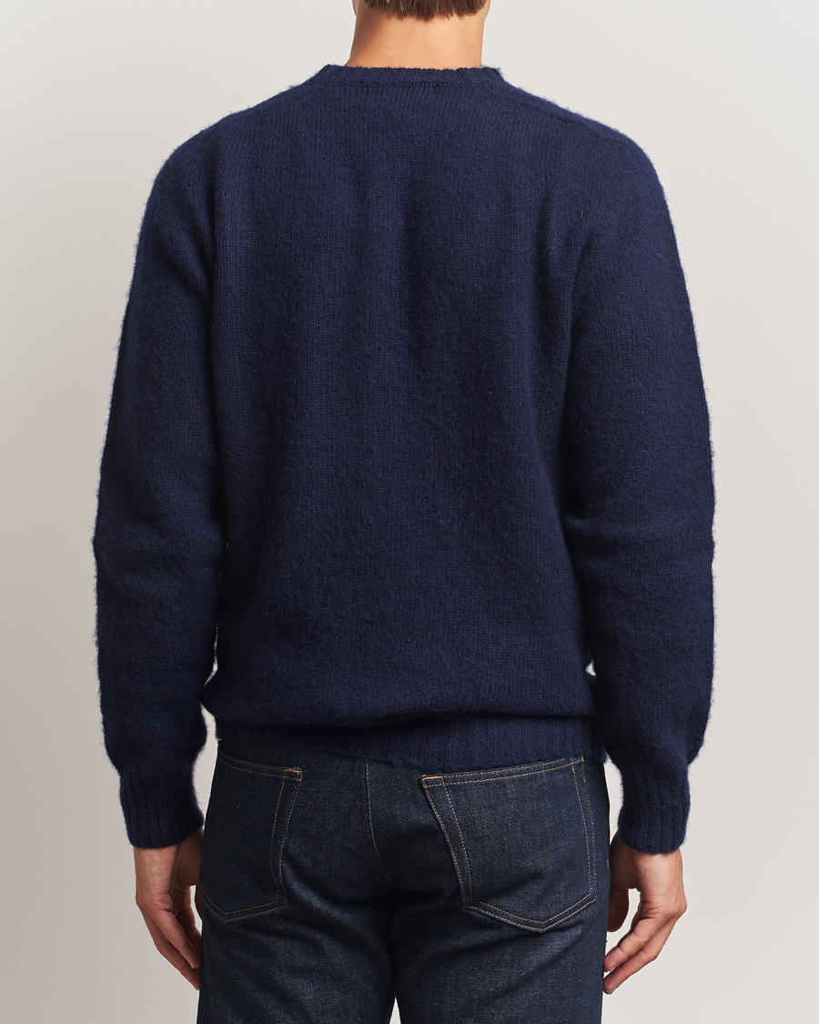 Uomini | Maglieria | Harley Of Scotland for Care of Carl | Harley Of Scotland Brushed Supersoft Lambswool V-Neck Navy