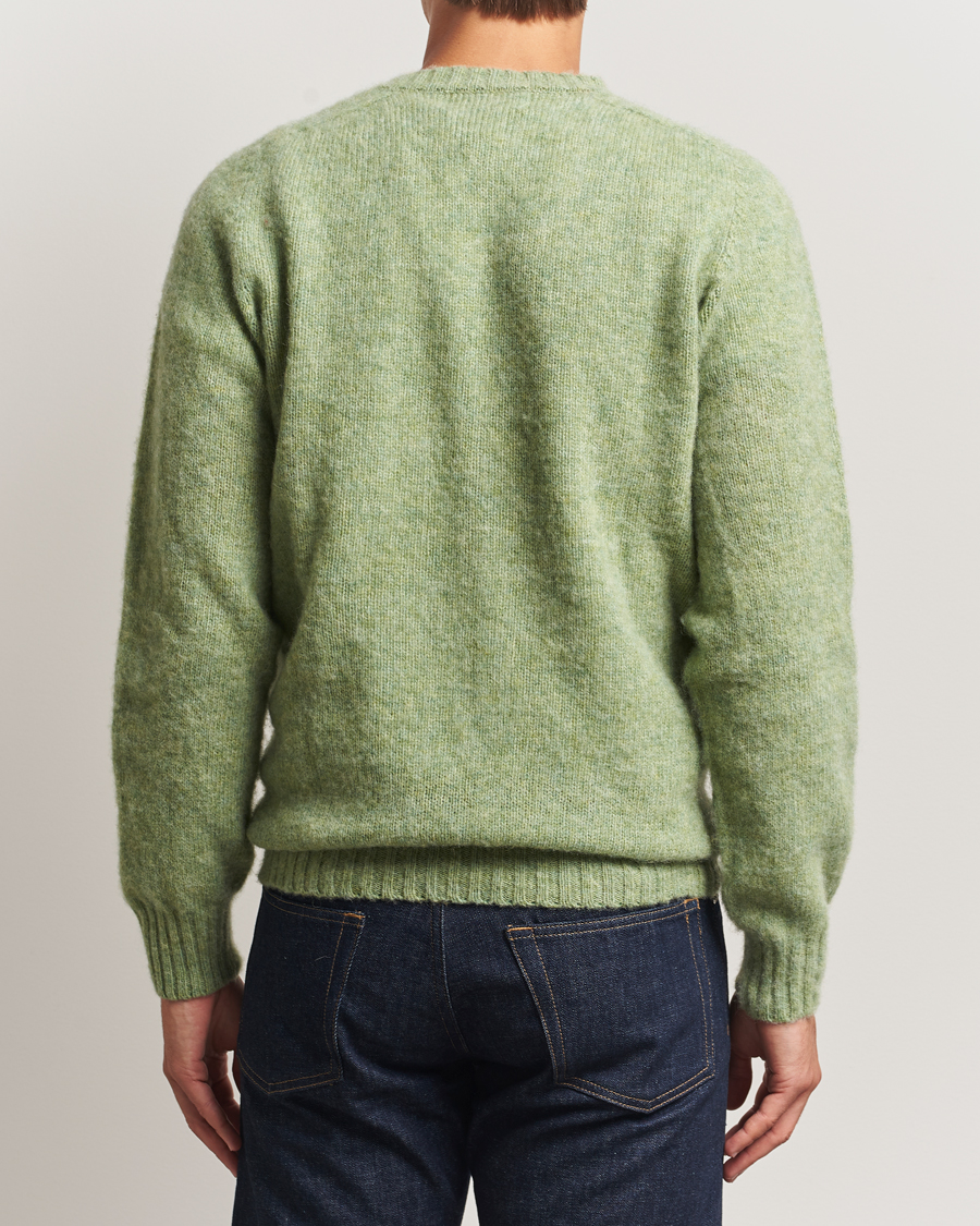 Uomini | Maglieria | Harley Of Scotland | Brushed Supersoft Lambswool V-Neck Light Green